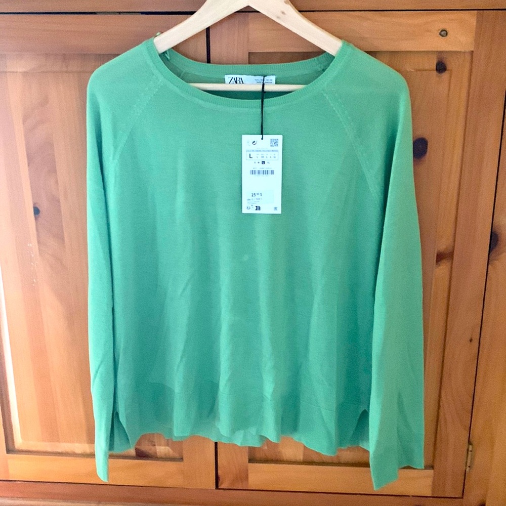NWT Zara apple green thin sweater